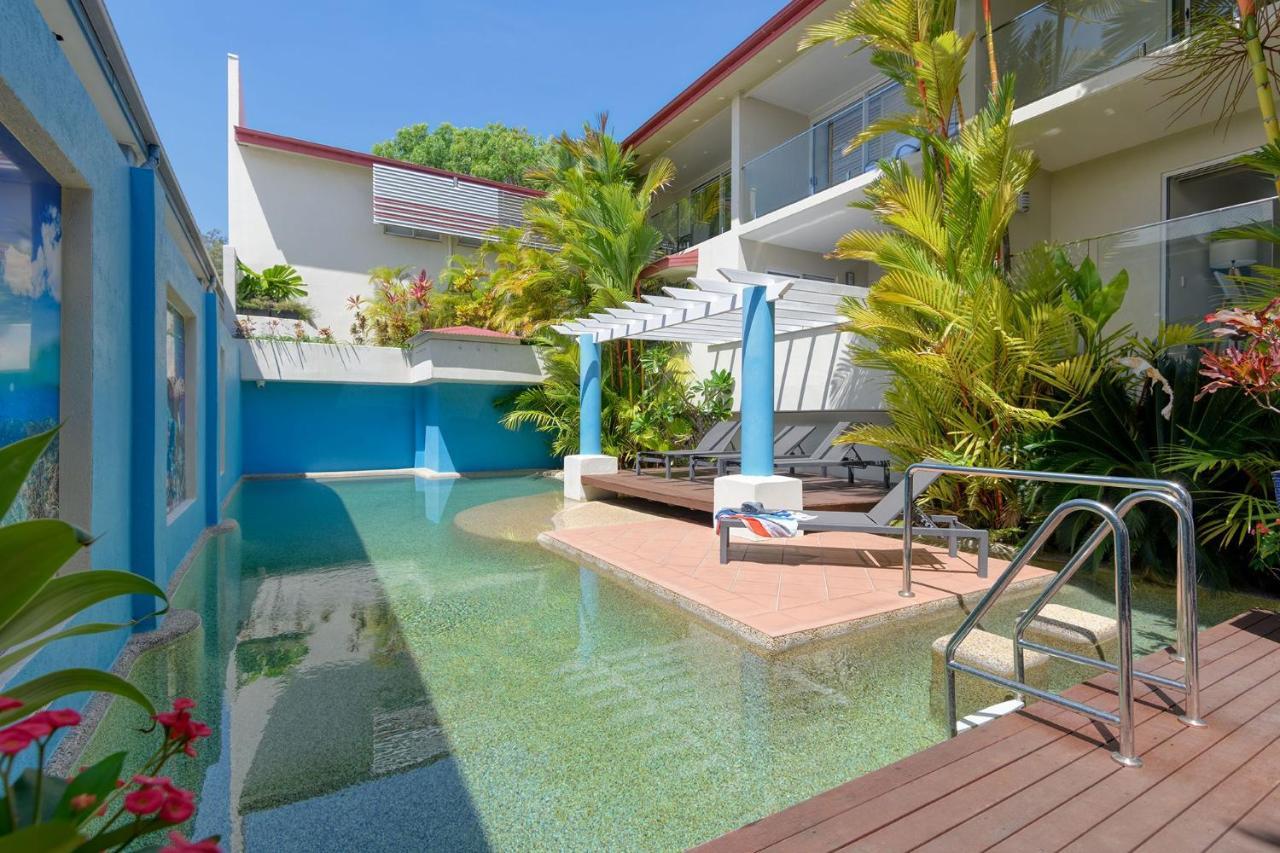 Macrossan House Boutique Holiday Apartments Port Douglas Exterior foto