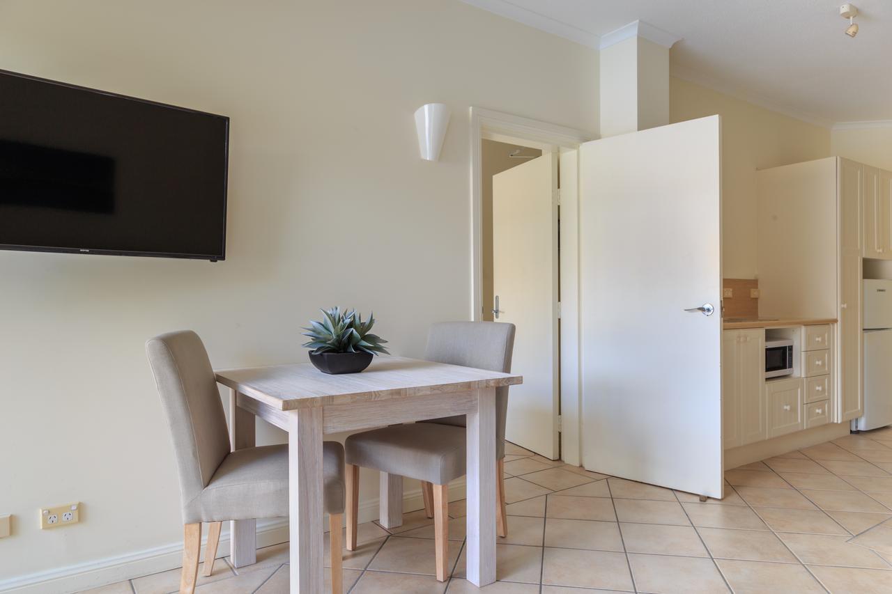 Macrossan House Boutique Holiday Apartments Port Douglas Exterior foto