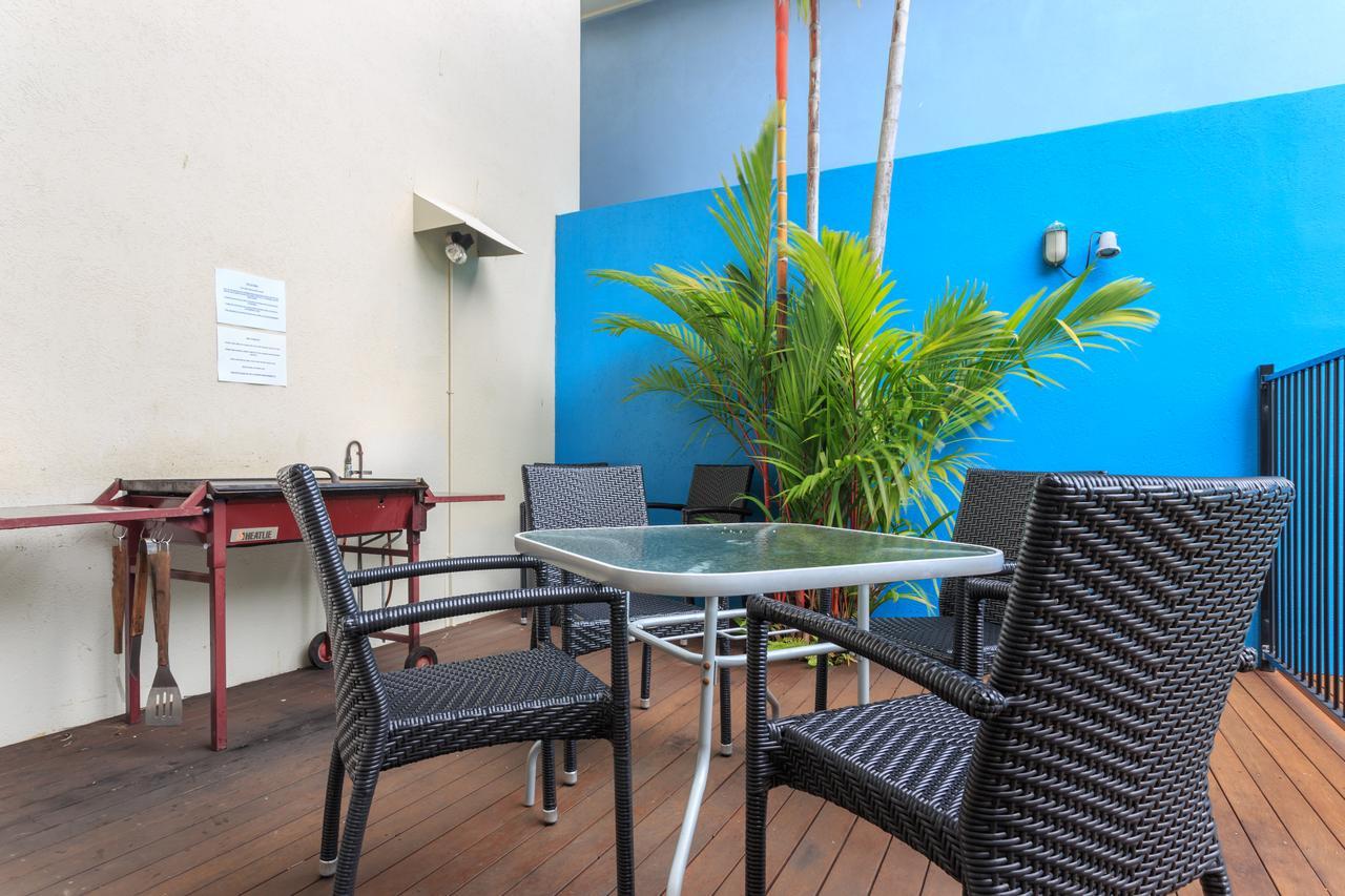 Macrossan House Boutique Holiday Apartments Port Douglas Exterior foto